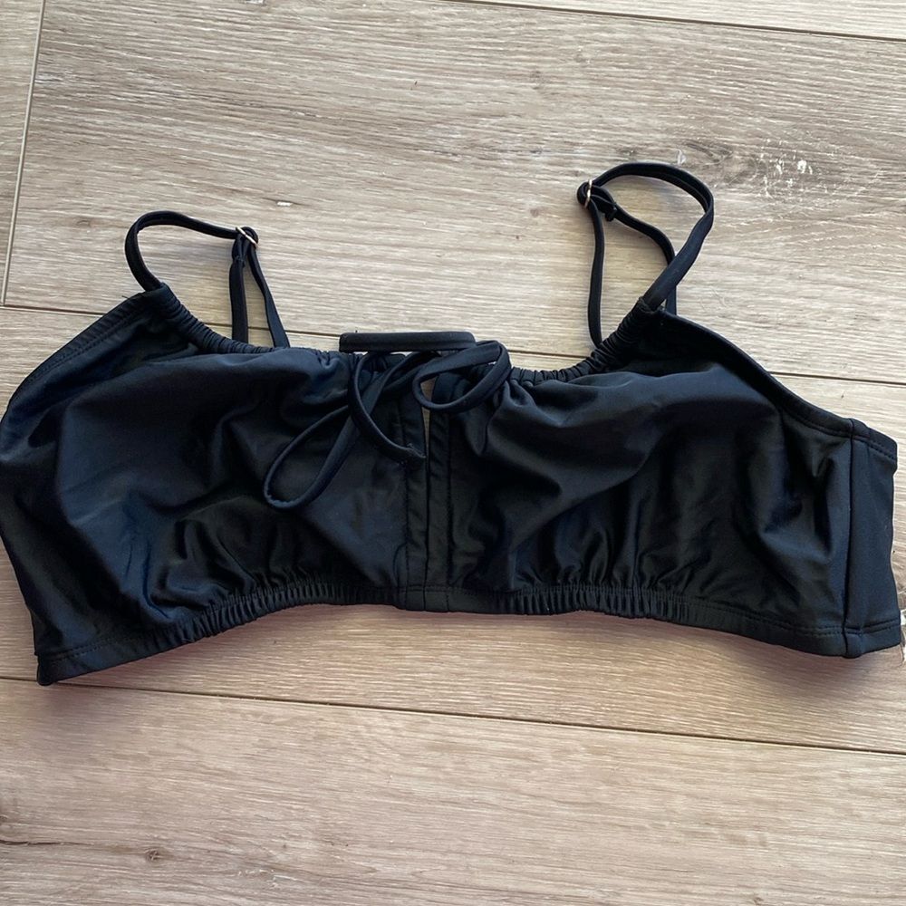 Time and Tru Black Swim Top 1X